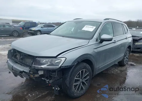 2020 Volkswagen Tiguan 2.0T Se/2.0T Se R-Line Black/2.0T Sel z USA, uszkodzony, nr VIN 3VV2B7AX1LM088096